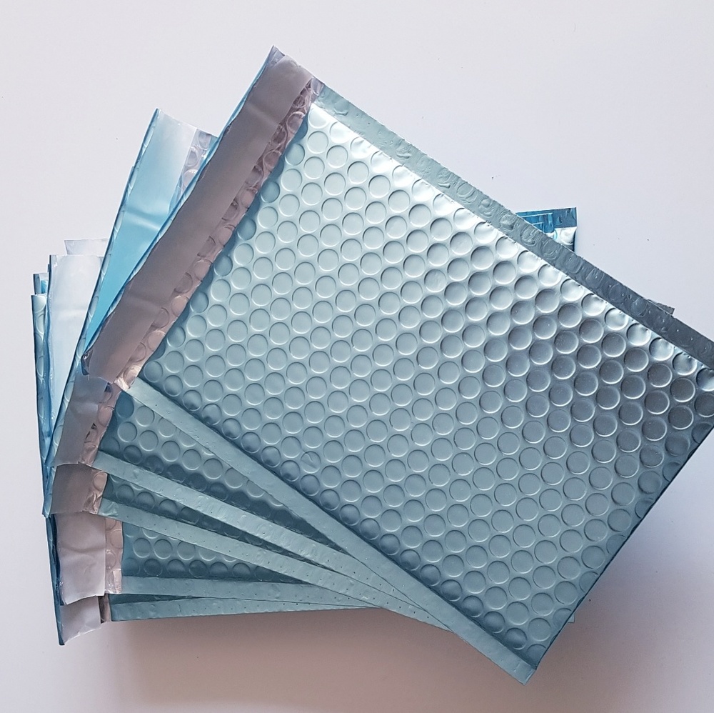 25 pcs Metallic Bubble Mailers 6"X9" in. (inside)